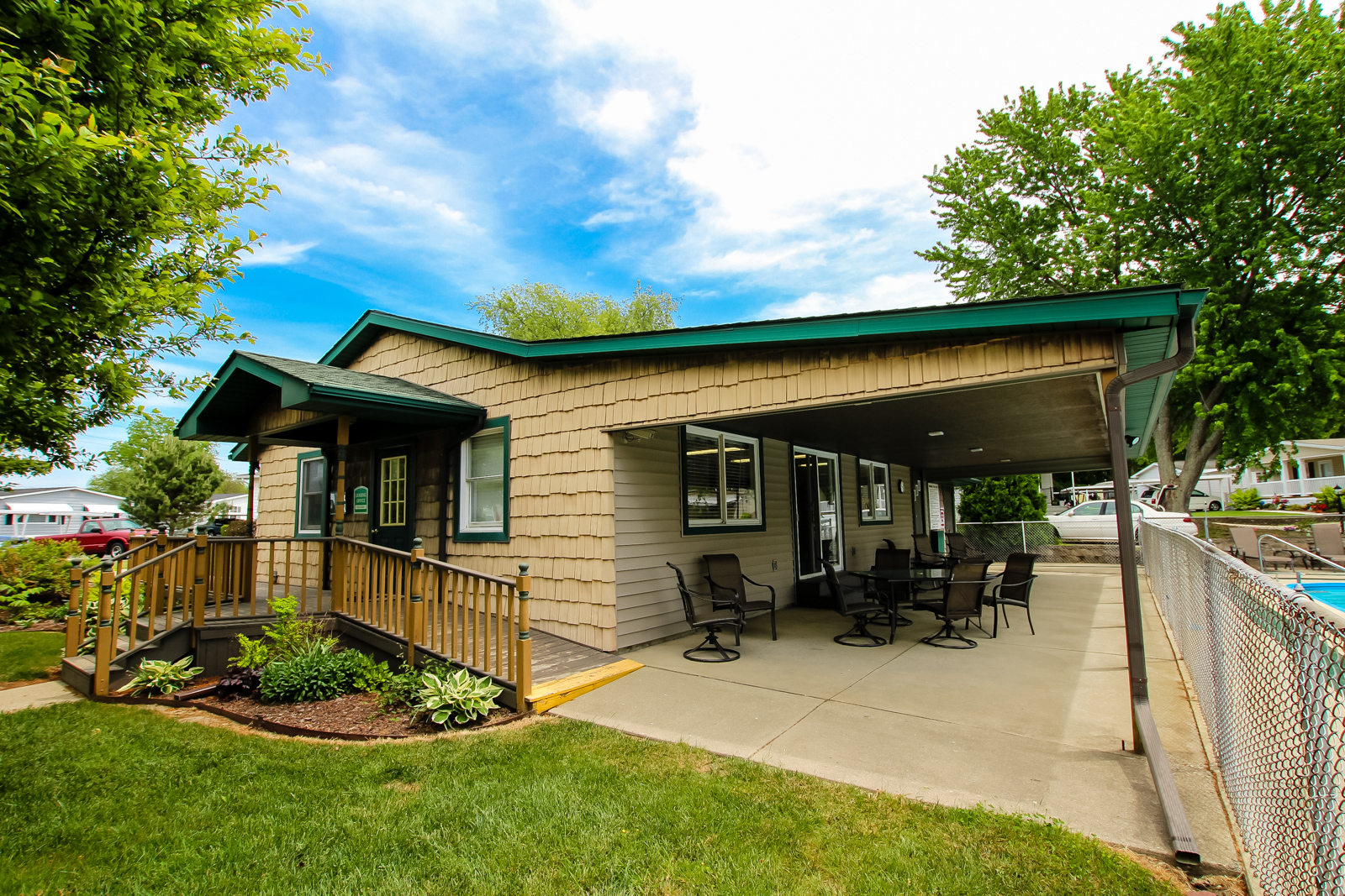affordable-retirement-community-in-michigan-evergreen-estates
